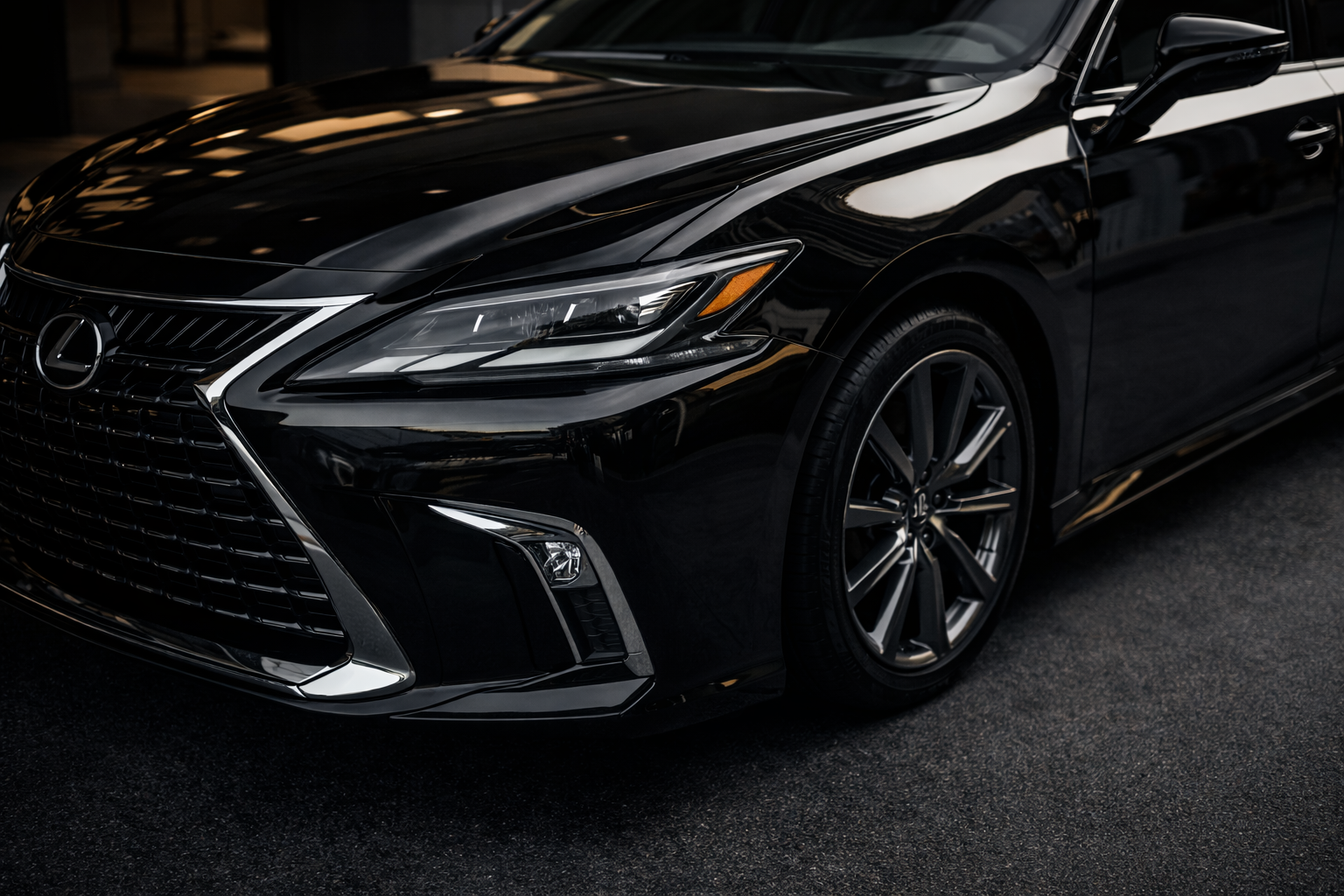 Detailer photographing a panel for inspection checklist